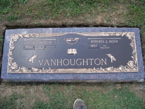 VanHoughton, Oliver